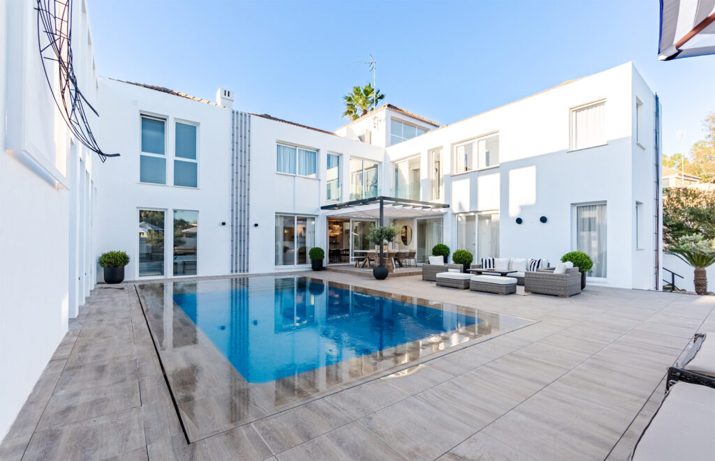 The Definitive Guide to Marbella’s Golden Mile: Luxury Real Estate, Lifestyle and Investment