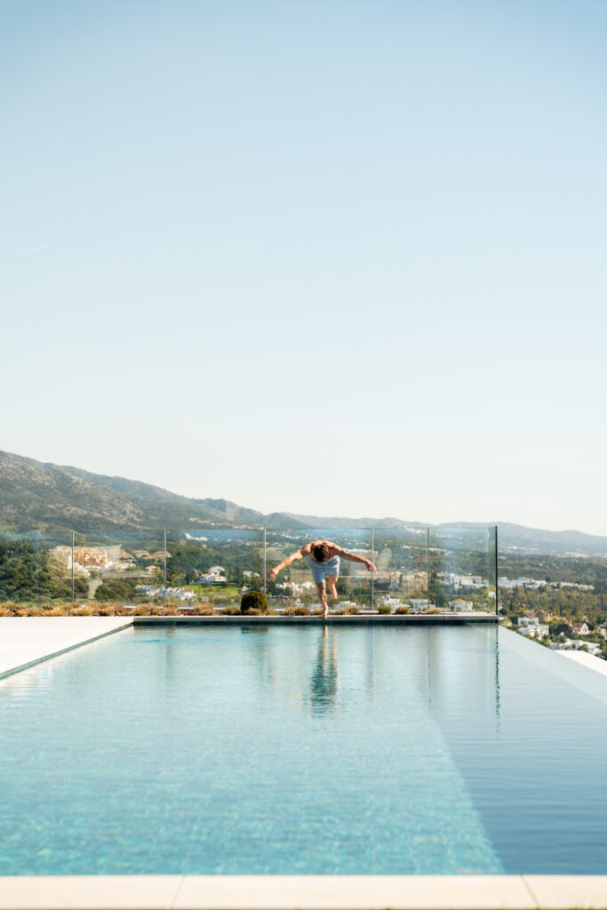 Beachside vs. Mountainside: Navigating the Golden Mile Property Market